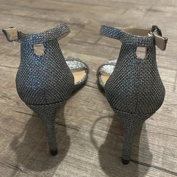 NWOB!! Stuart Weitzman - Nunakedstraight Strap Sandal Mid Heel Sandals - 4.5B - Picture 5 of 8